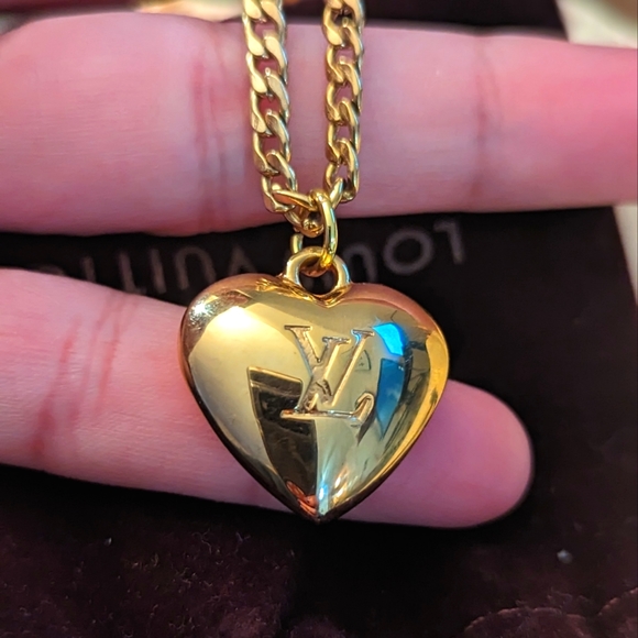 Louis Vuitton Authentic Gold Heart Choker necklace - Picture 1 of 10
